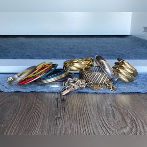 Lot Of 25 Vintage Metal Bangle Bracelets